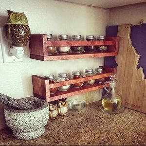 Set of 2 wood shelves